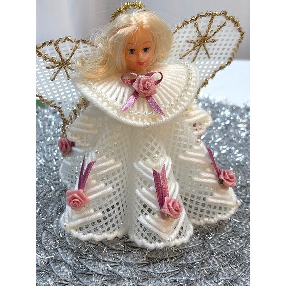 Vintage Christmas Angel Kitschy Needlepoint Plastic Canvas Decoration Figurine - Picture 2 of 7